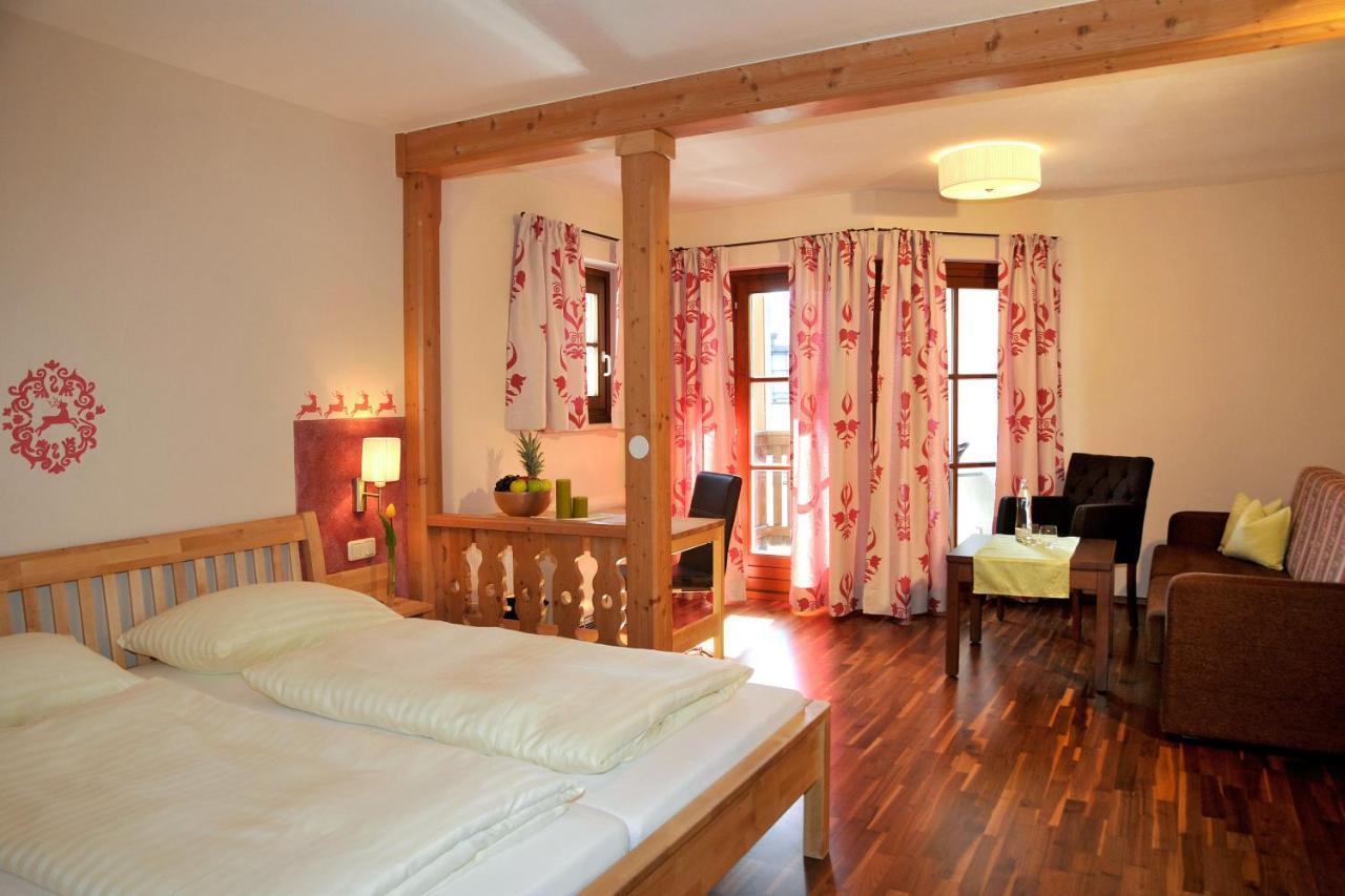Dachstein West Hotel Gmbh-Kirchenwirt Russbach Russbach am Pass Gschütt Extérieur photo