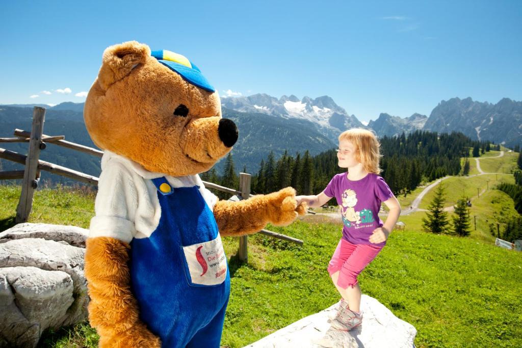 Dachstein West Hotel Gmbh-Kirchenwirt Russbach Russbach am Pass Gschütt Extérieur photo